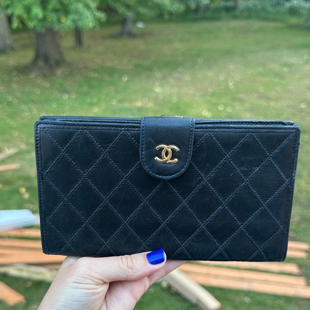 Chanel Vintage Quilted Interlocking CC Logo Wallet